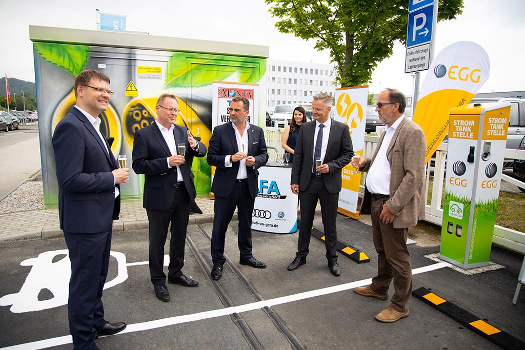 Vier neue Elektroladesäulen am Standort AFA Autohaus Gera Nord eröffnet