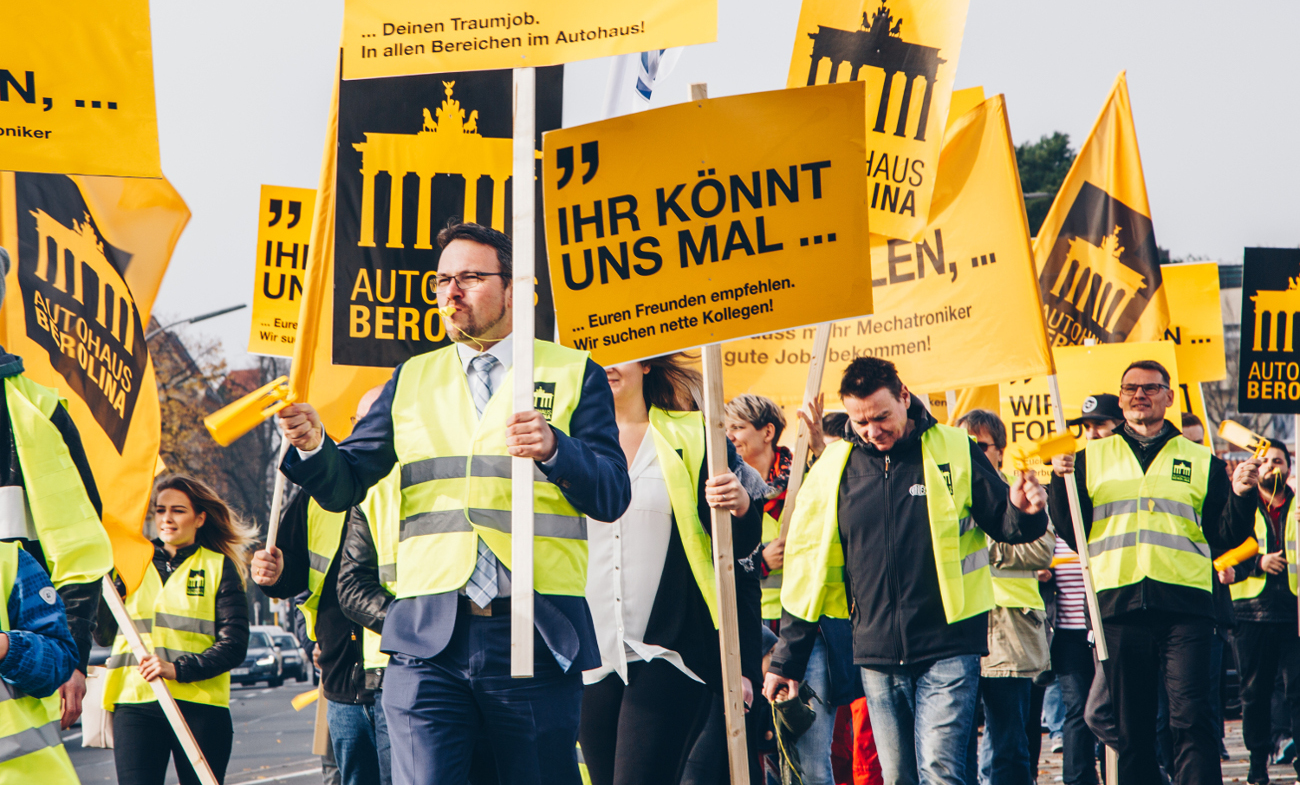 Rund 100 Mitarbeiter gehen für die BEROLINA auf die Straße